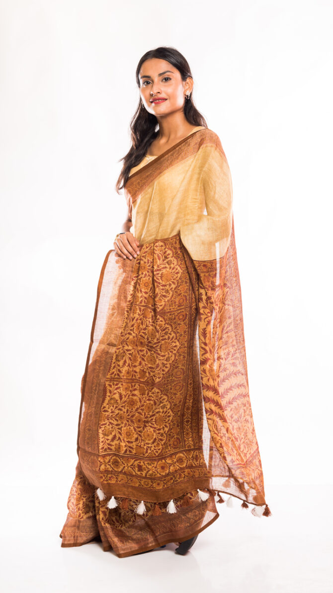 Beige Brown Pallu Floral Linen Digital Printed Saree (with tassel)