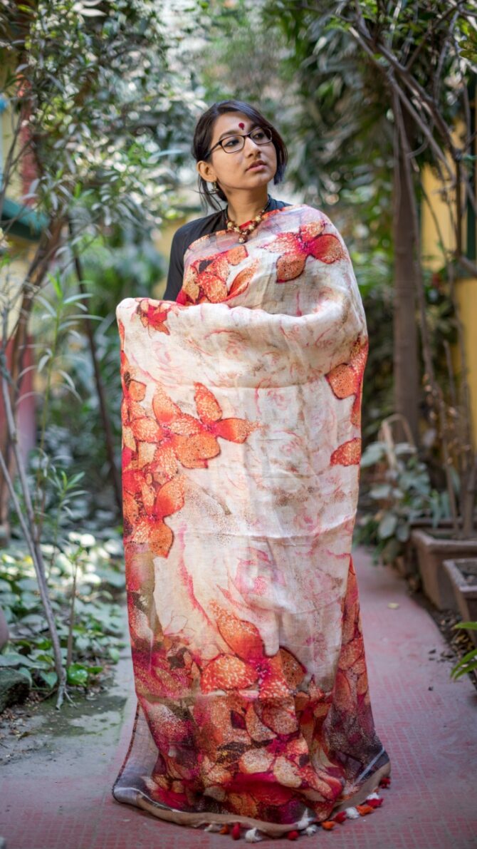 UF Offwhite Floral Digital Print Pure Linen Saree